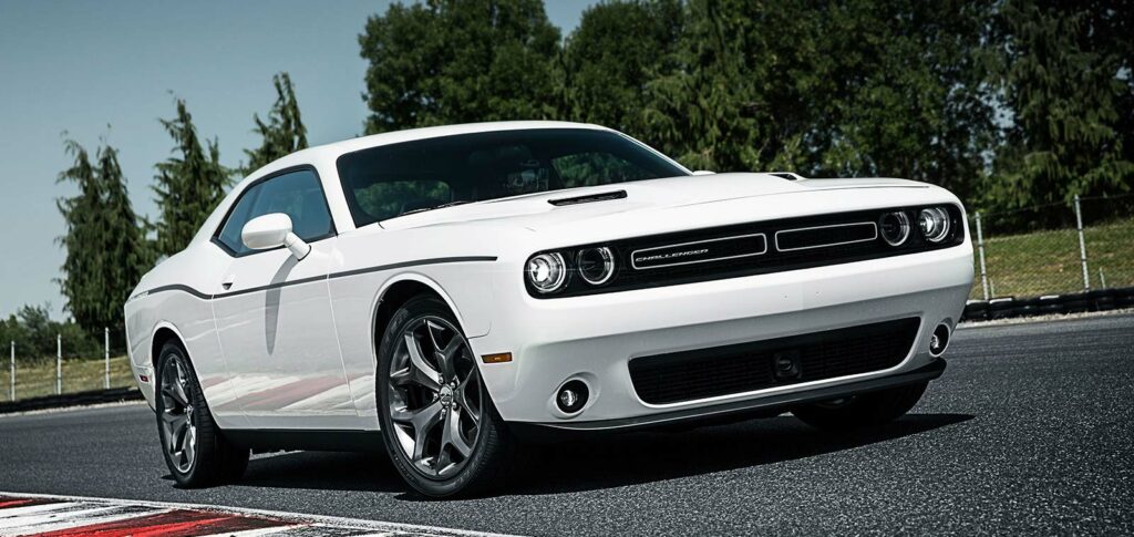 Muscle car Dodge Challenger 2016