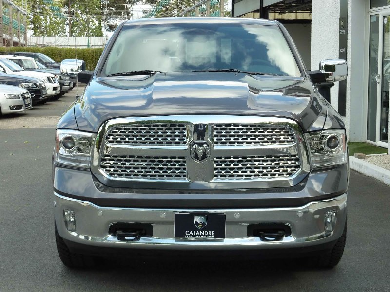 Le Dodge RAM, un pick up pouvant être utilisé dans un cadre professionnel