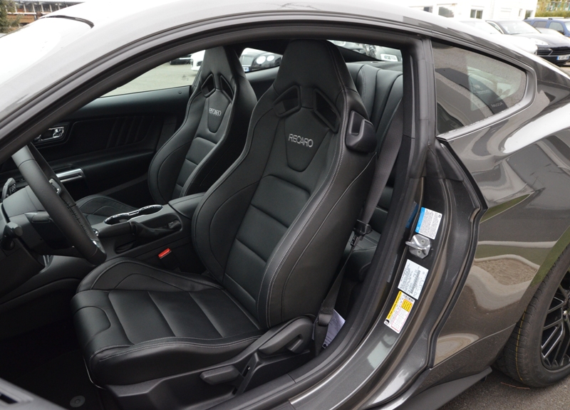 La Mustang 2015 et ses sièges baquets en cuir