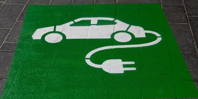 Achat d’une voiture électrique : 1 Français sur 3 pense franchir le pas