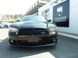 La calandre imposante de la Dodge Charger SRT-8