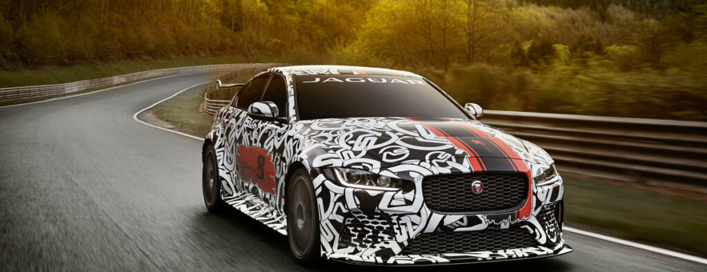 Le protoype Jaguar XE SV Project 8, encore sous camouflage !
