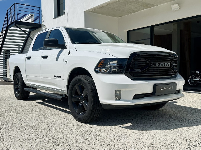 Véhicule DODGE RAM 1500  CREW CAB 5.7 V8 à vendre