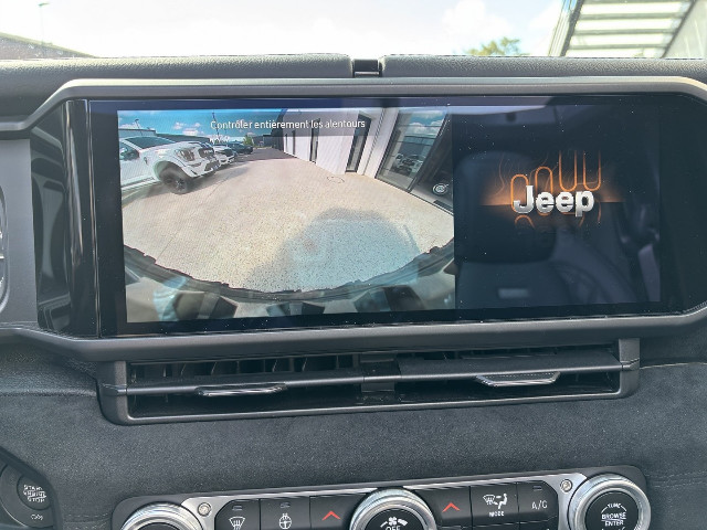 Véhicule JEEP WRANGLER à vendre