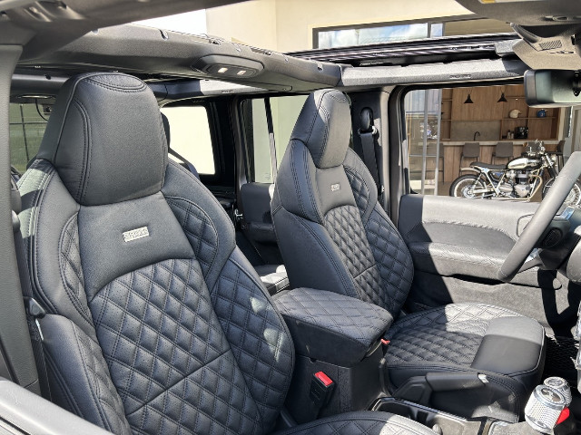 Véhicule JEEP WRANGLER à vendre