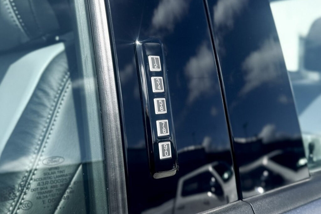 Ford Clavier ext. Porte XLT - Calandre