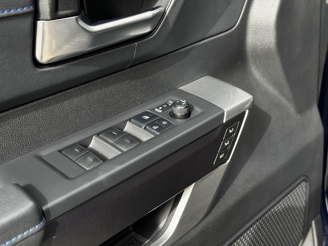 Véhicule TOYOTA TUNDRA à vendre