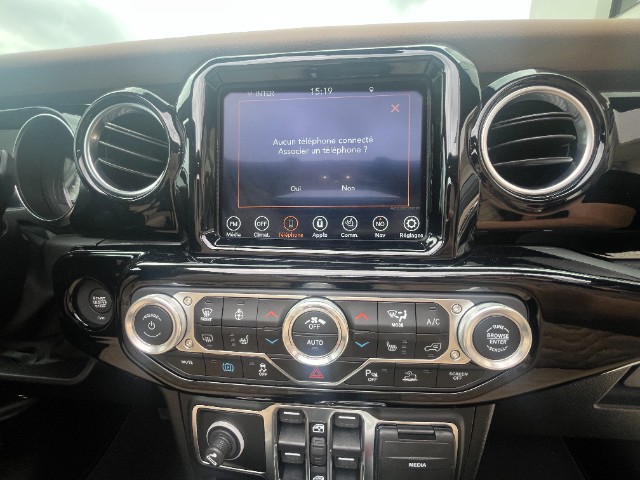 Véhicule JEEP WRANGLER à vendre